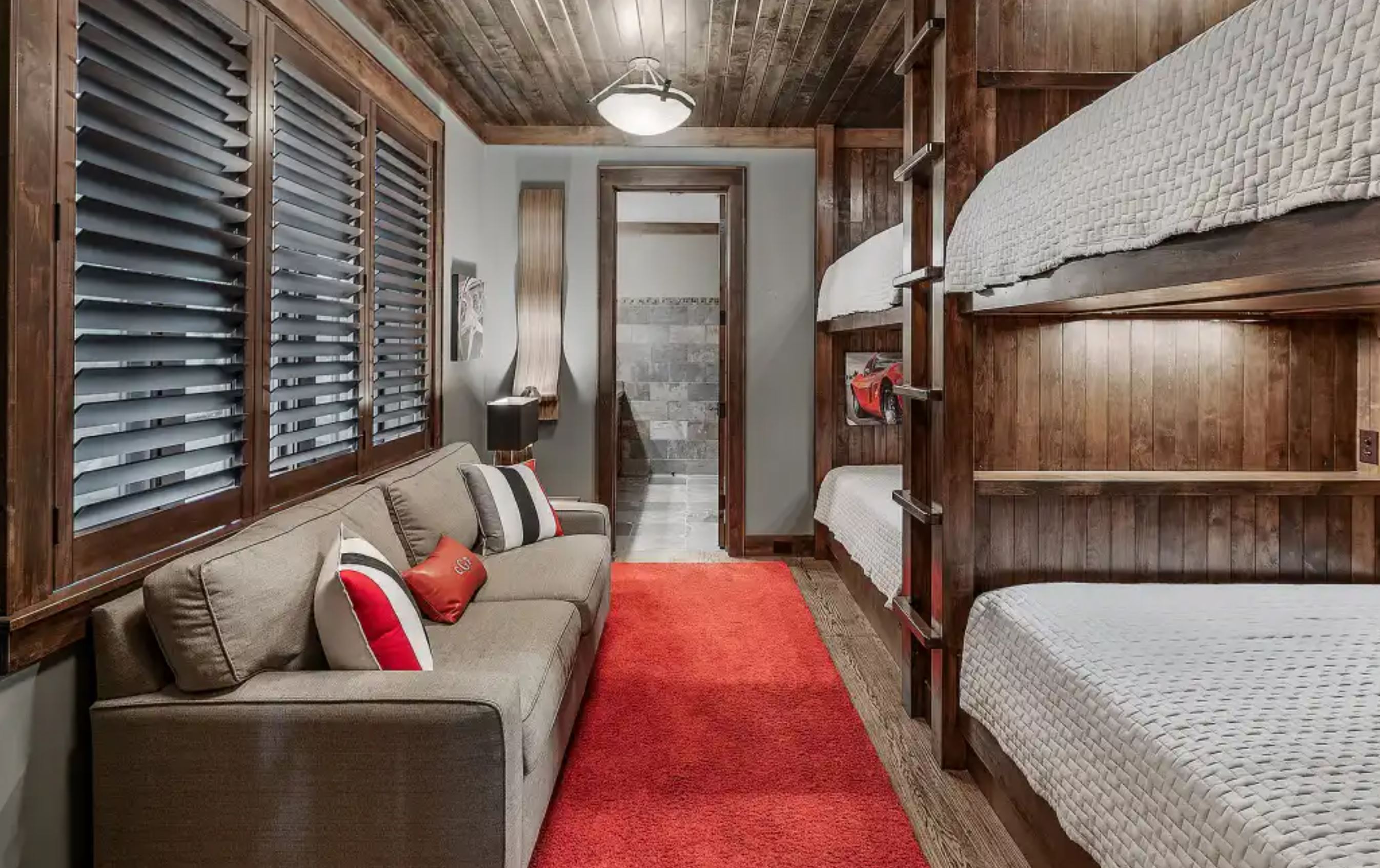 Peninsula Manor Photo 26