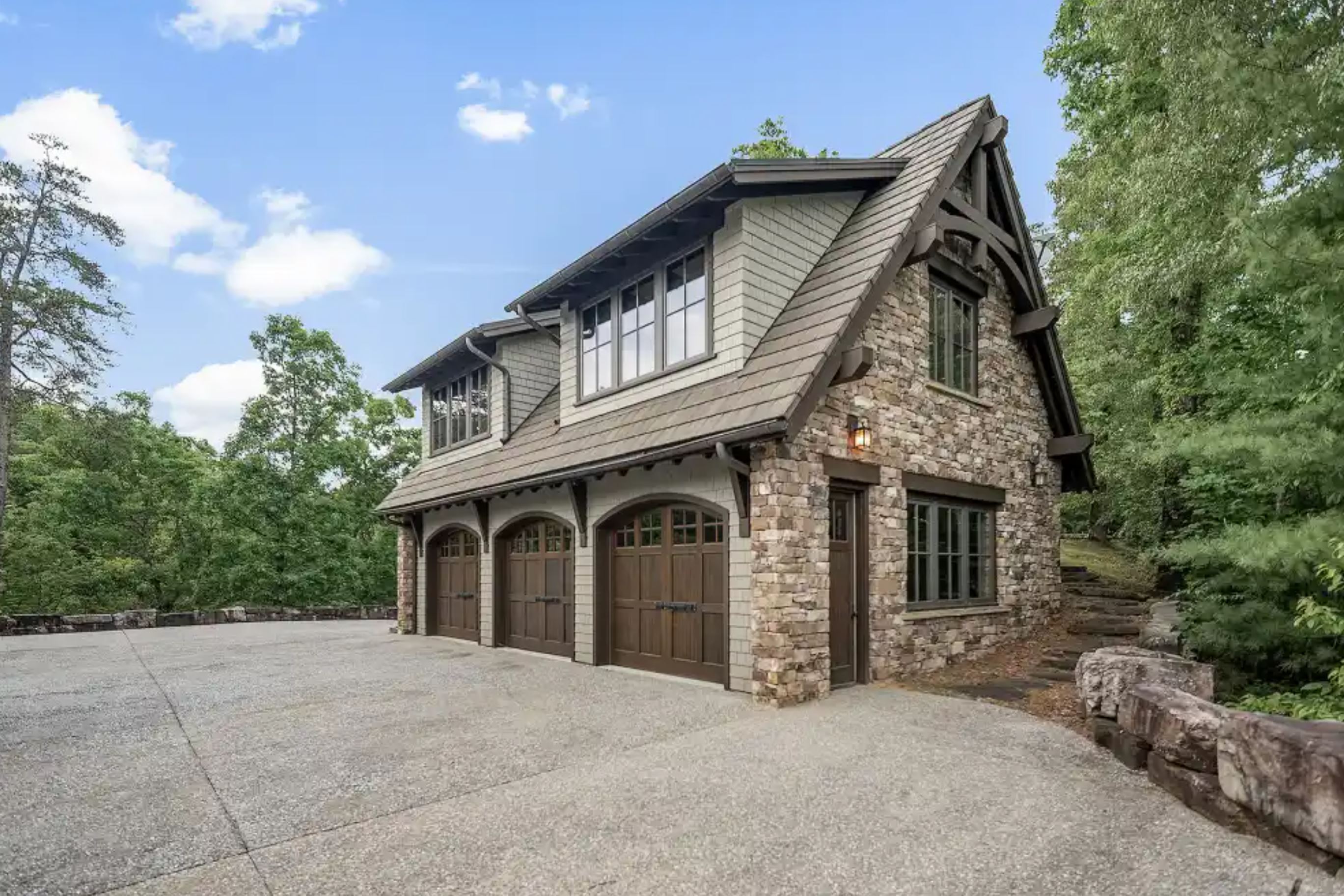 Peninsula Manor Photo 36