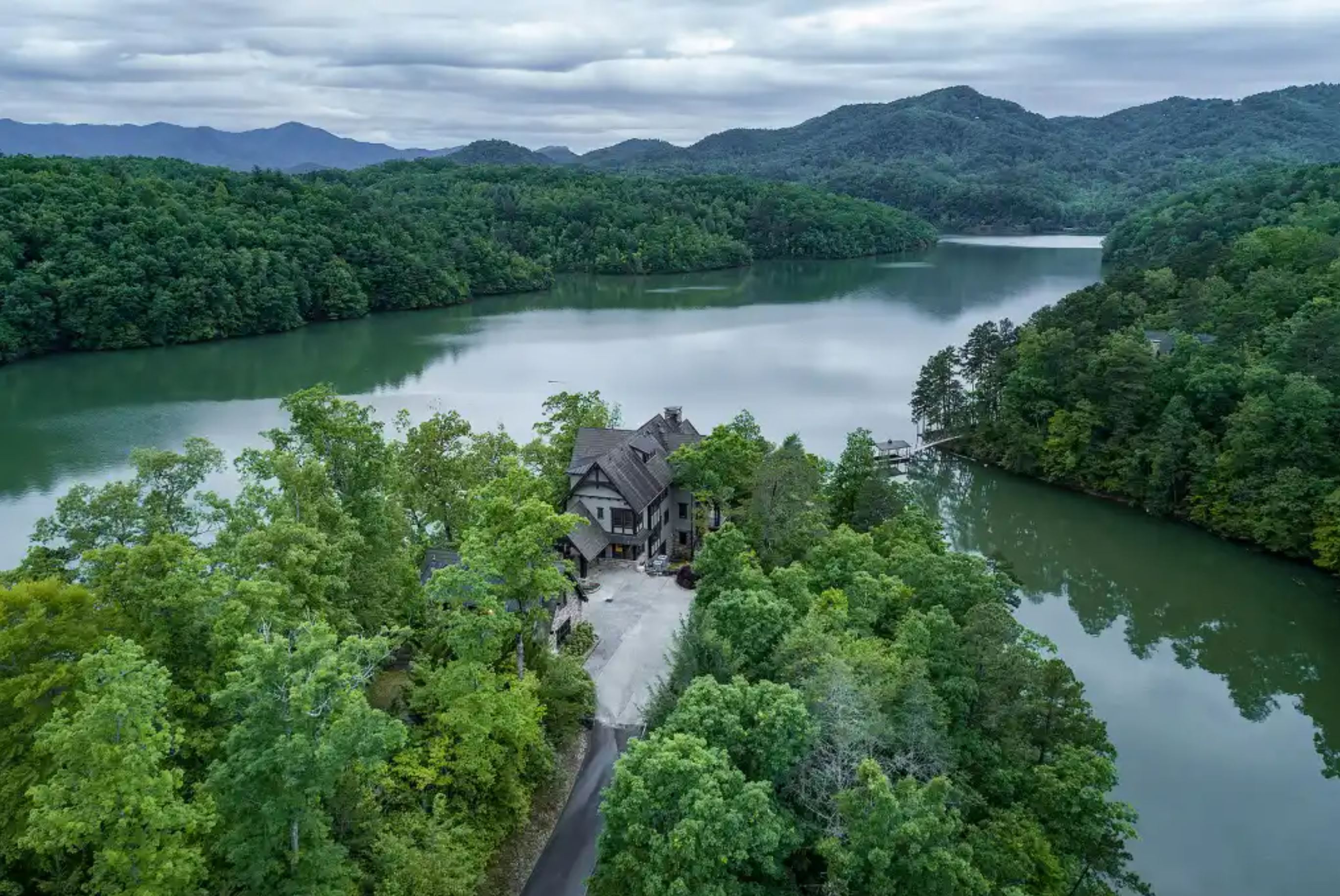 Peninsula Manor Photo 39