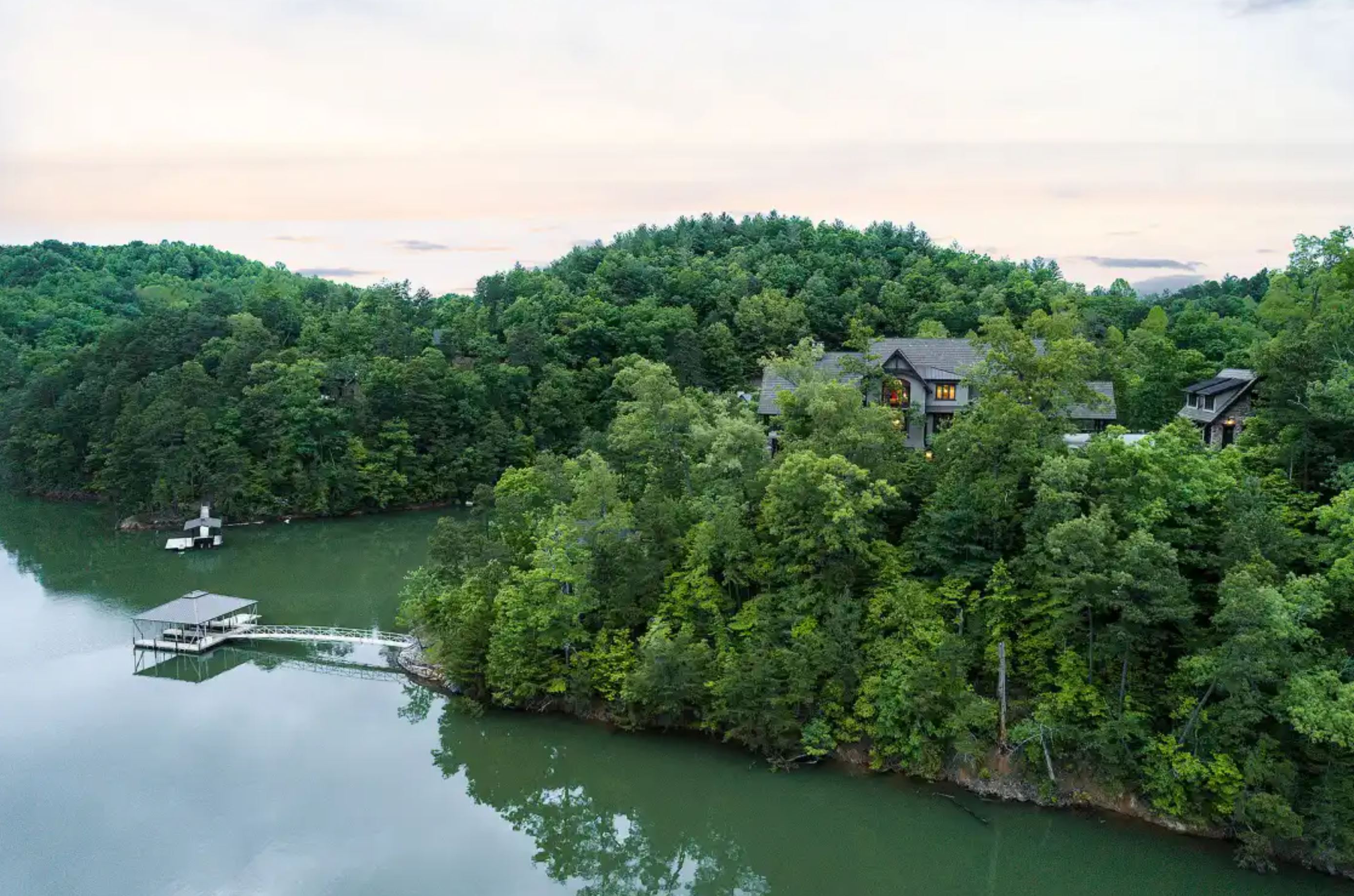 Peninsula Manor Photo 40